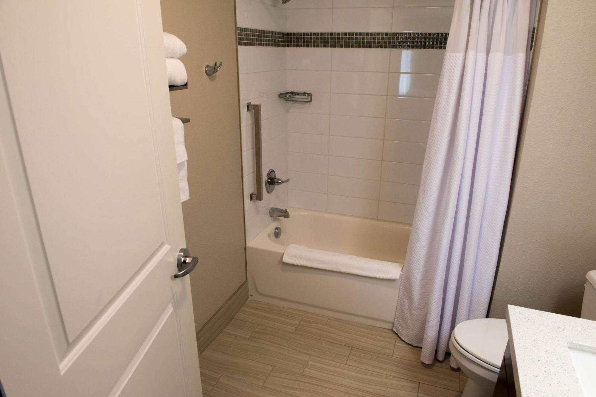 Towneplace Suites By Marriott Battle Creek Exterior photo
