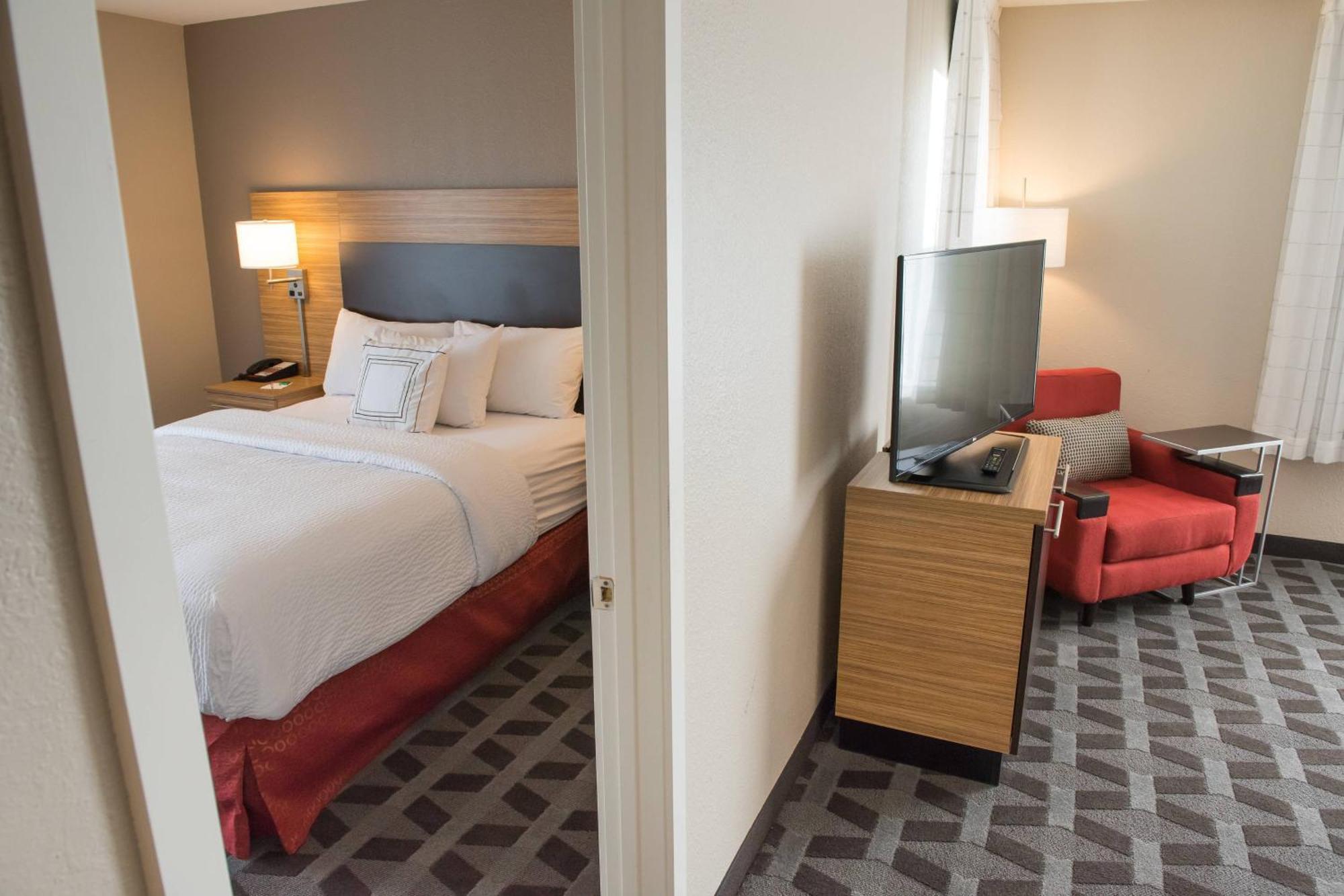 Towneplace Suites By Marriott Battle Creek Exterior photo