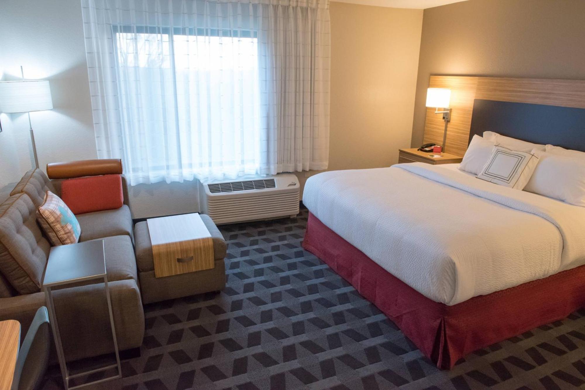 Towneplace Suites By Marriott Battle Creek Exterior photo